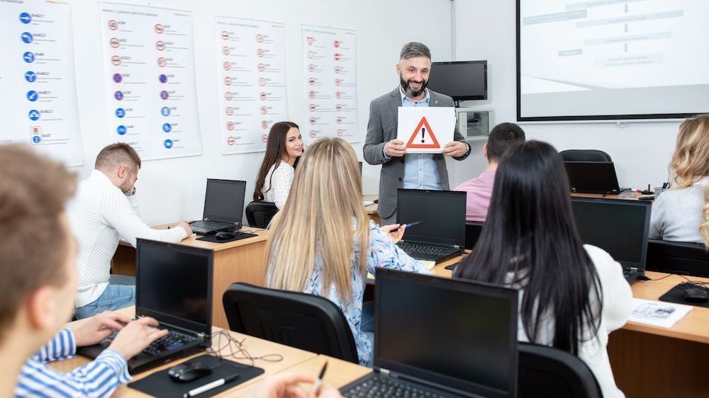 Garantire la Sicurezza nelle Scuole: tutto ciò che i Dirigenti Scolastici devono sapere su Obblighi, Competenze e Normativa