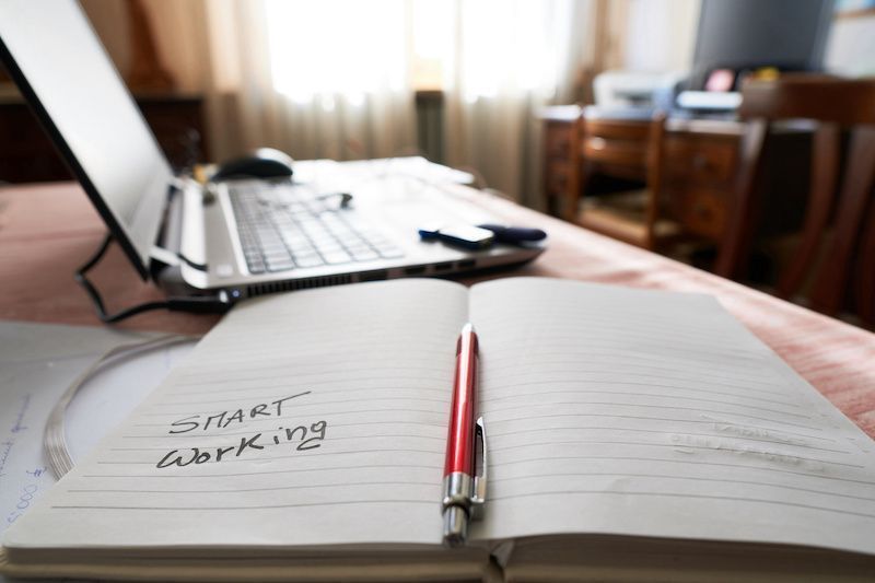 Sicurezza dei dipendenti in ambienti di lavoro condivisi e Smart Working: strategie efficaci